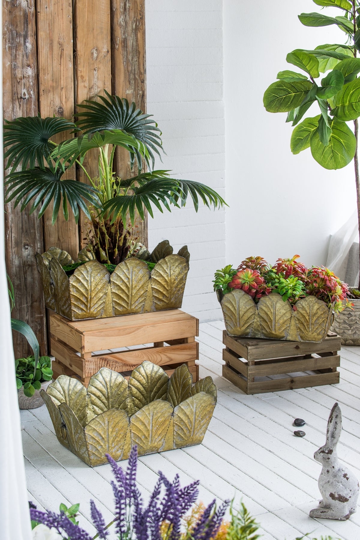 Set of 3 Metal Planter Distressed, L:22x16.7x8.3' M:21x16.5x7.3' S:18x13.5x7'