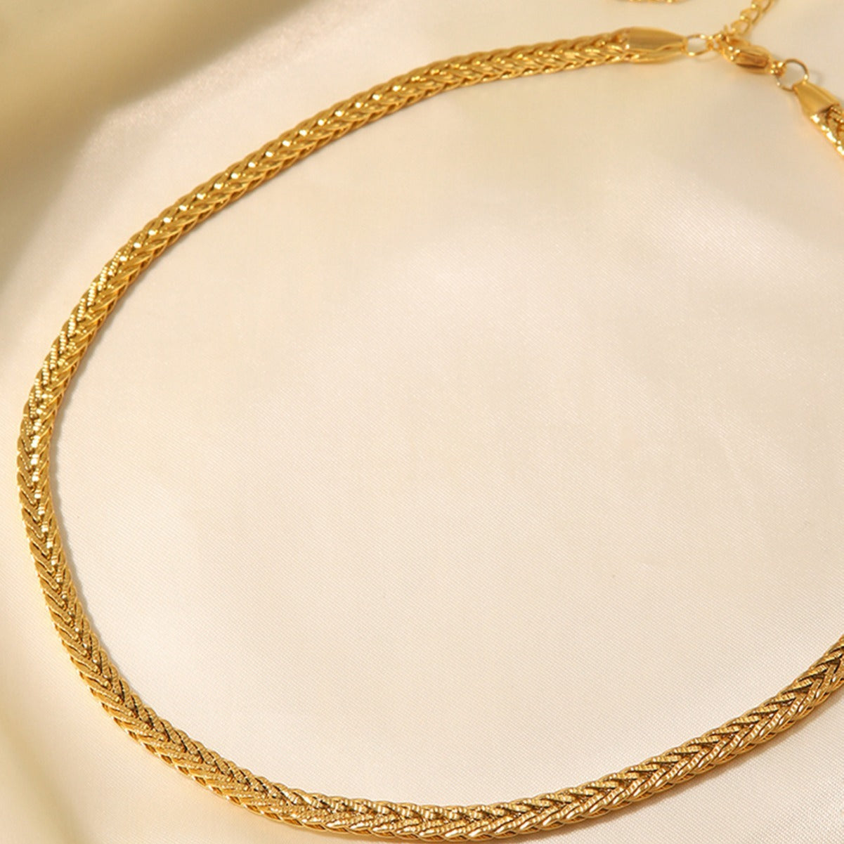 Gold Woven Twist High-grade Simple All-match Fashionable Stainless Steel Plated Non-fading Necklace