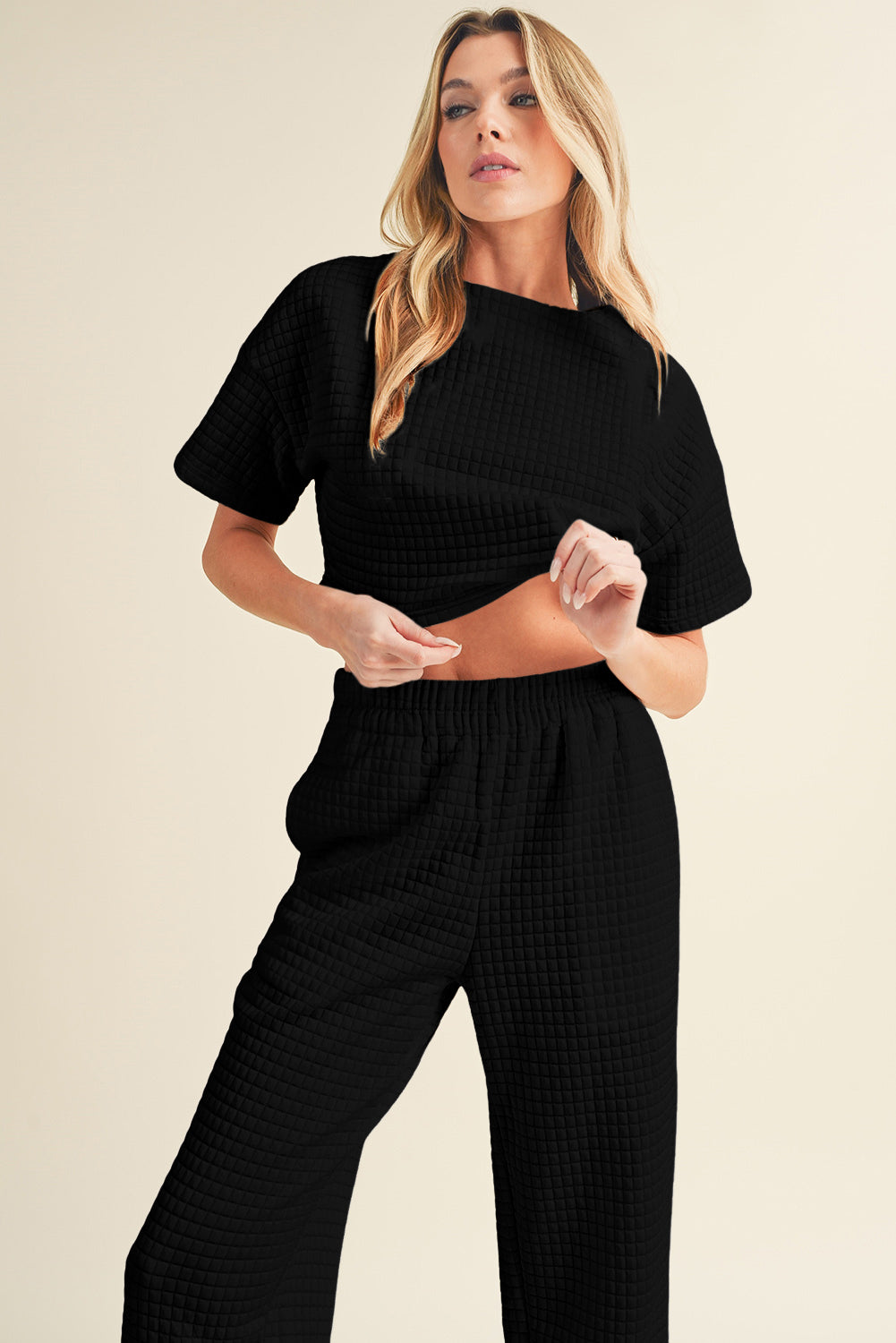 Black Textured Cropped Tee and Jogger Pants Set - Eloy Royal