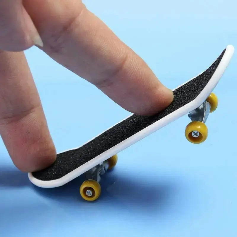 2pcs High Quality Cute Party Favor Kids children Mini Finger Board Fingerboard Alloy Skate Boarding Toys Gift - Eloy Royal