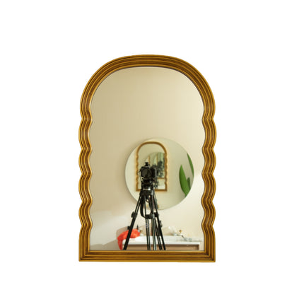 24 in in Lumina Mirror with Golden Scalloped Sides Retro-style Arched PU
