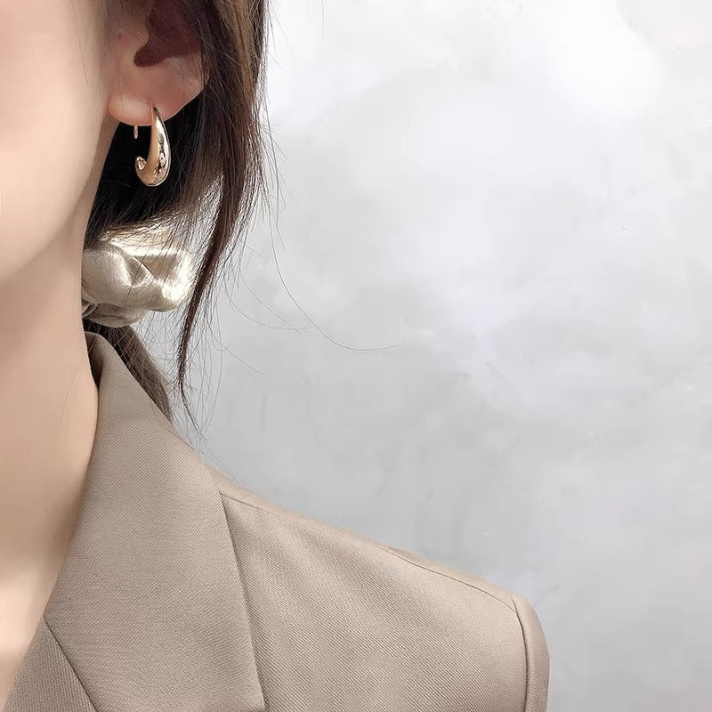 Women's Fashion Geometry Pattern Metal C- Ring Earrings