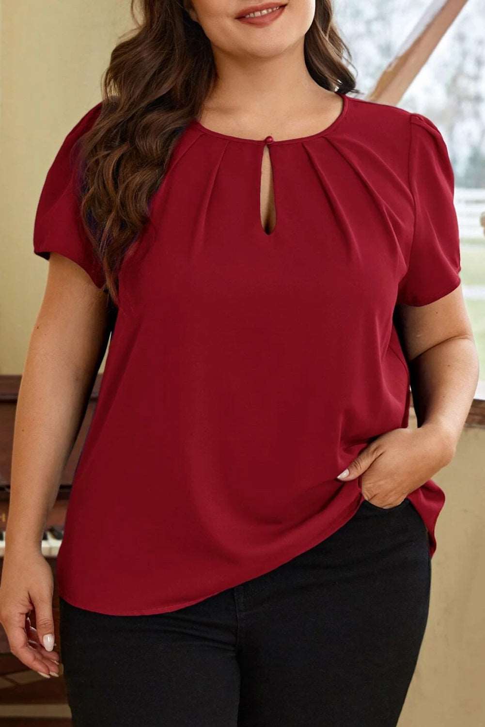 Black Keyhole Crew Neck Pleated Plus Size Top