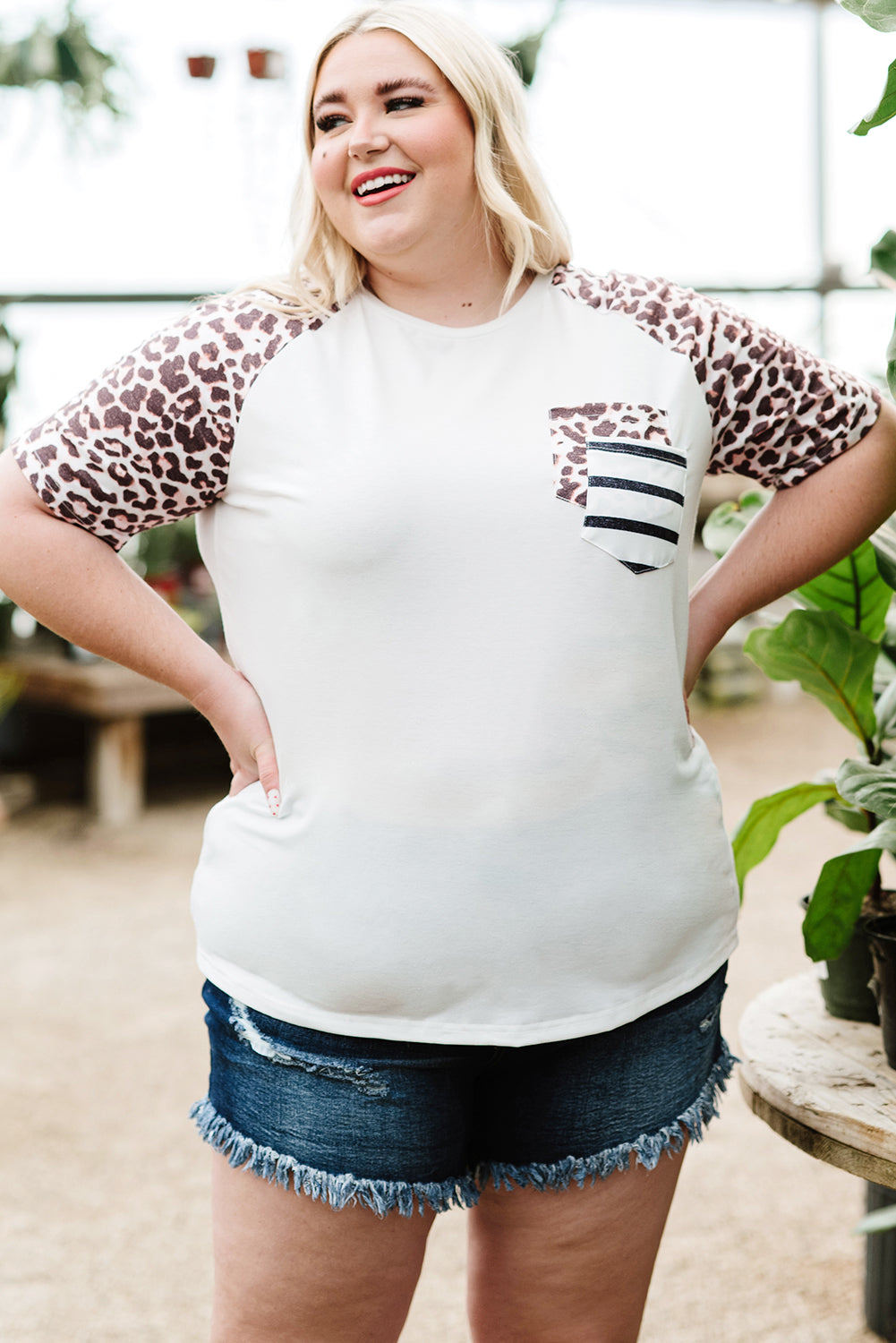 White Leopard Striped Double Pocket Plus Size Tee - Eloy Royal