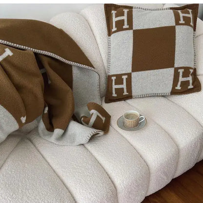 Luxury H Blanket - Eloy Royal