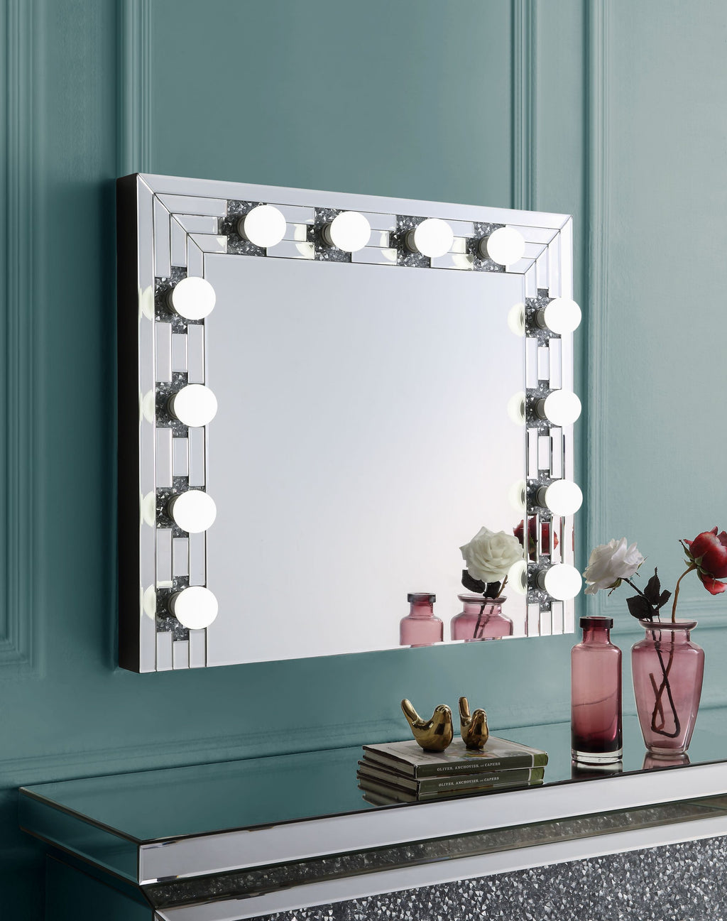 Noralie Mirrored & Faux Diamonds Accent Mirror (Assembled)