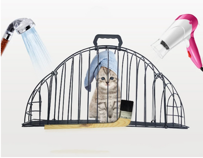 Cats Use A Bath And Transport Cage To Prevent Scratching - Eloy Royal