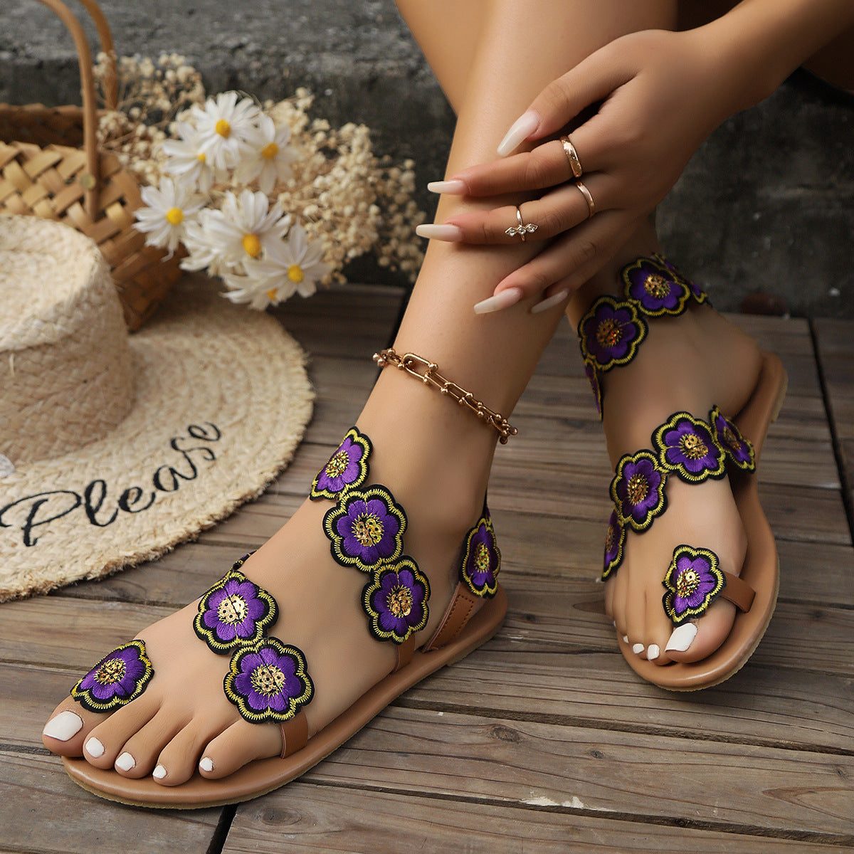 Ethnic Style Flowers Flat Sandals Summer Vacation Casual Clip Toe Beach Shoes For Women - Eloy Royal