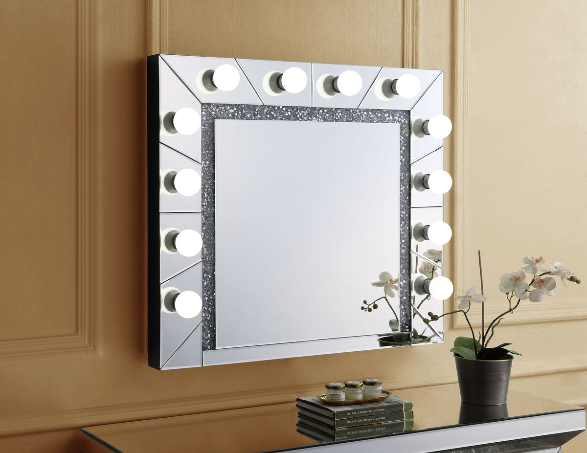 Noralie Mirrored & Faux Diamonds Accent Mirror (Assembled)