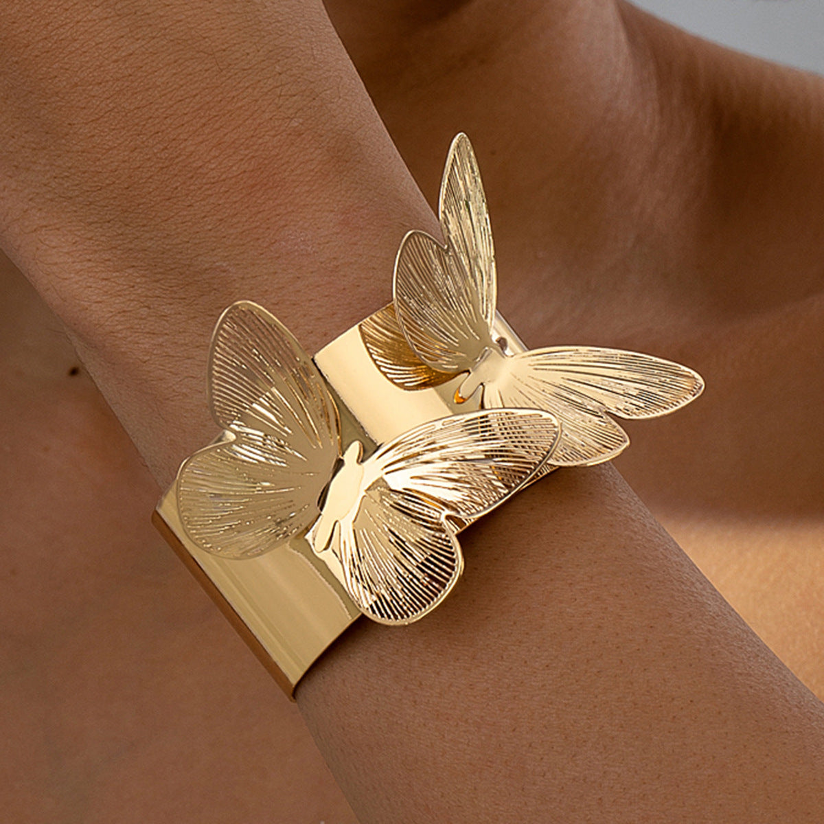 Metal Three-dimensional Butterfly Fashion Exaggerated Women's Bracelet