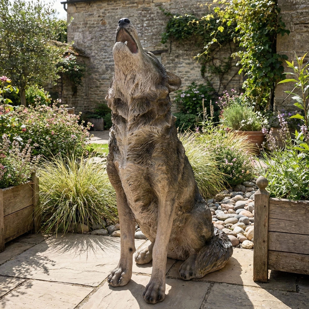 29.72' H x 17.91' L Simulated Howling Wolf Garden Statue, Resin Indoor & Outdoor Courtyard Ornament, Art Craft Decoration & Unique Gift for Home & Garden