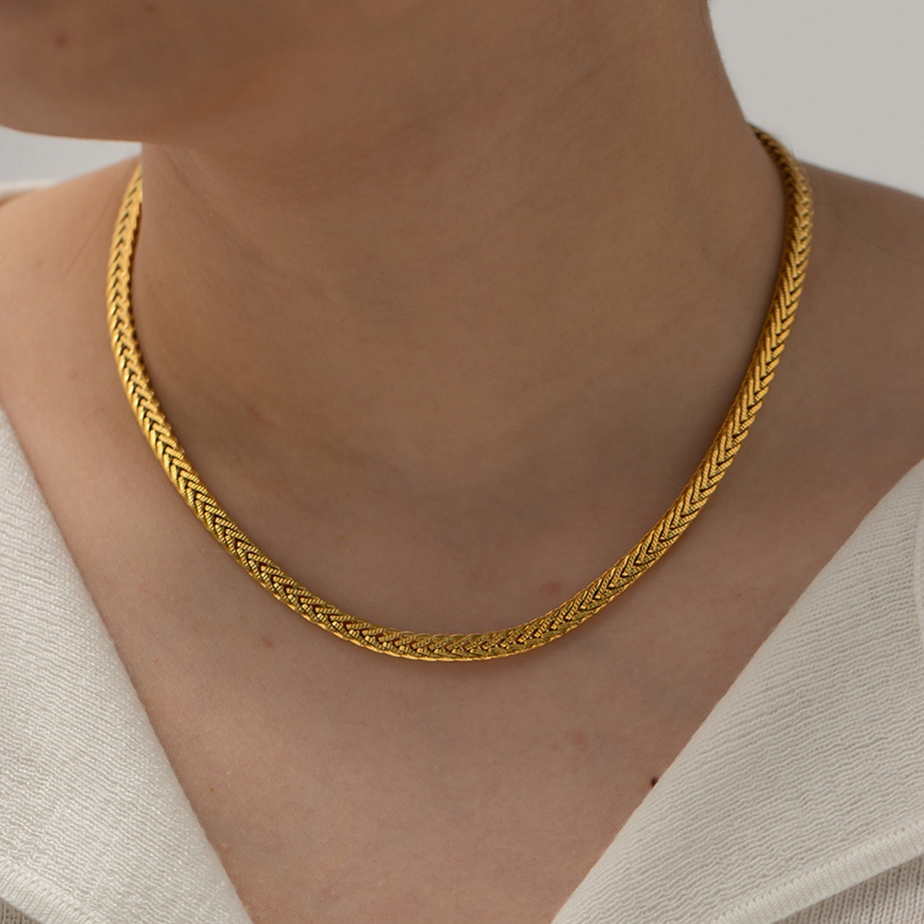 Gold Woven Twist High-grade Simple All-match Fashionable Stainless Steel Plated Non-fading Necklace