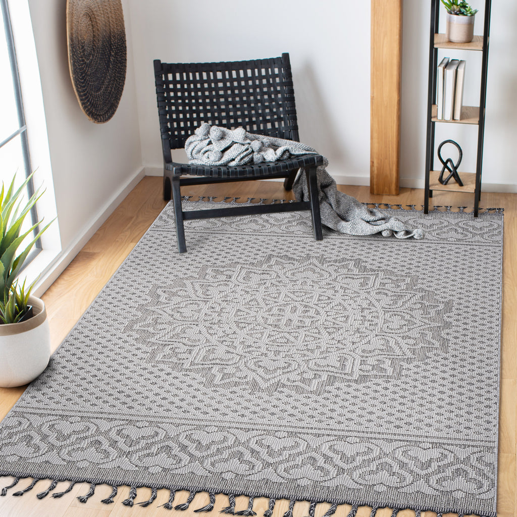 LOOM & LUXE Collection 8X10 Gray/White /Medallion Indoor/Outdoor Area Rug