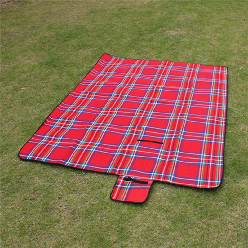 Vilead Folding Waterproof Picnic Mat Lightweight Cushion with Moisture-proof Plaided Pattern Sleep Camping Outdoors Accessories - Eloy Royal