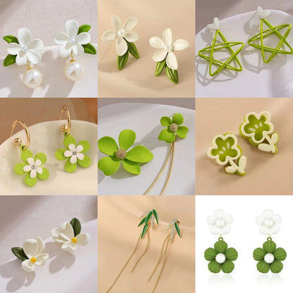 White Flower Summer Earrings Asymmetric Eardrops