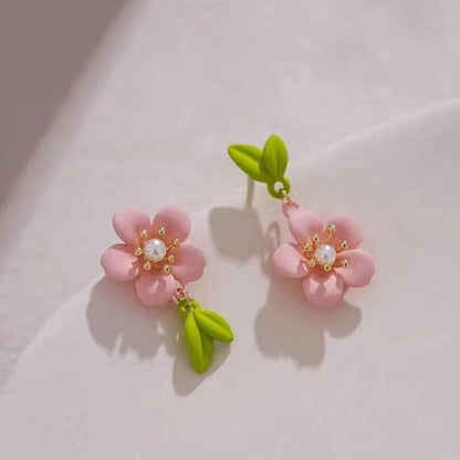 White Flower Summer Earrings Asymmetric Eardrops