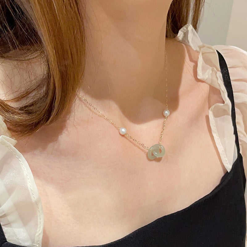 Clavicle Chain Double Ring Safety Buckle Pendant Pearl Necklace