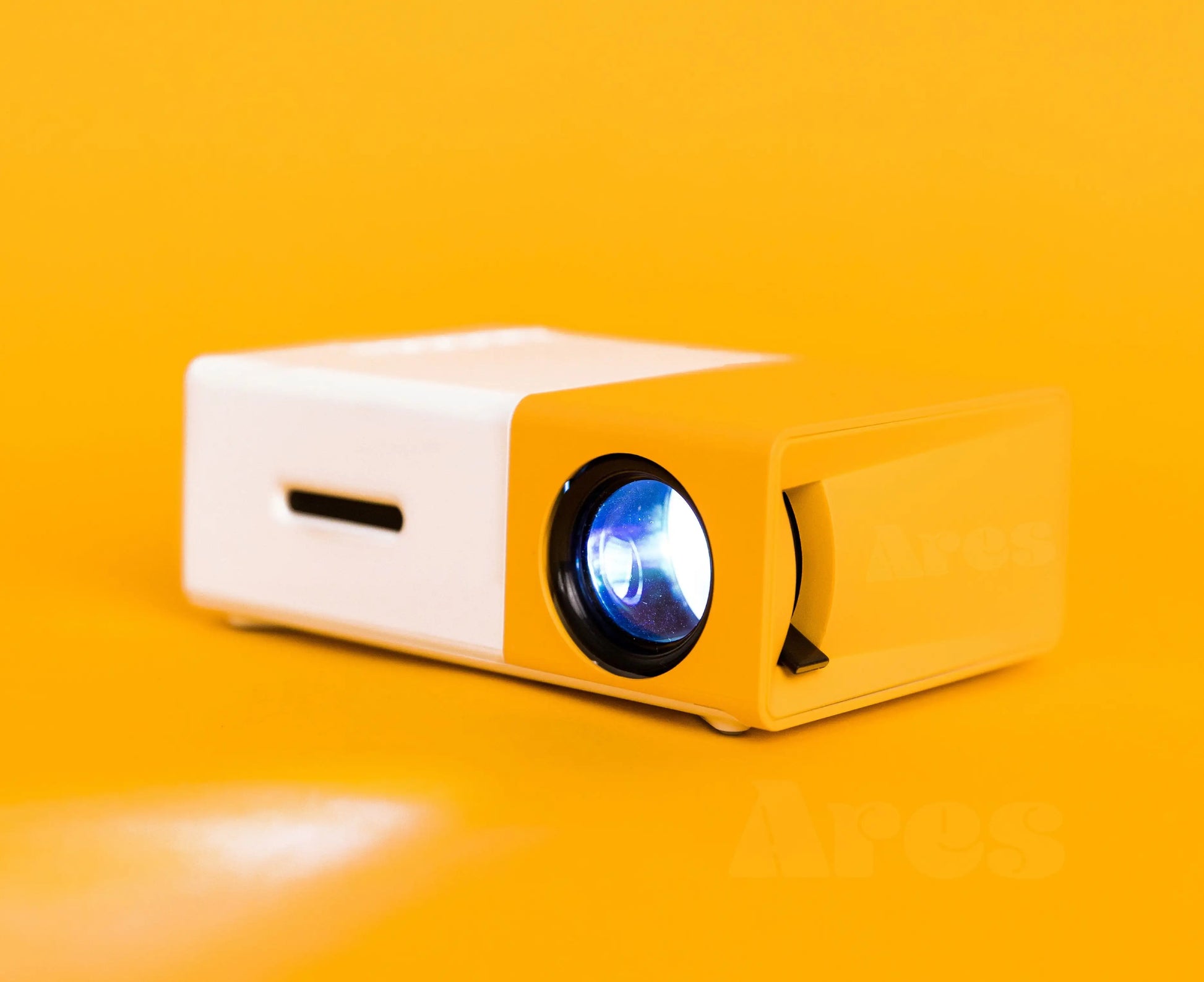 Ultra HD Mini Projector - Eloy Royal