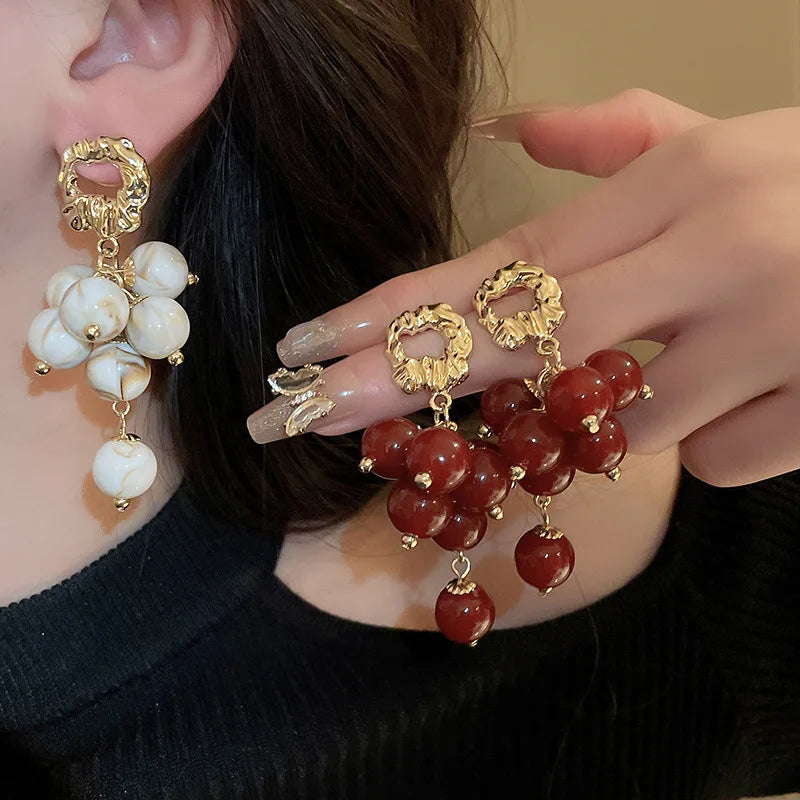 LATS 2024 New Trend Unique Grape Tassel Earrings for Women Light Luxury Exaggerated Round Resin Ear Accessories Fashion Jewelry