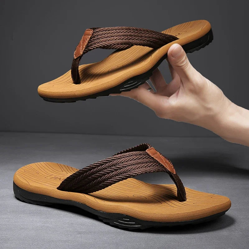 2023 High Quality Brand Fashion Men Flip Flops Summer Beach Flip Flops Men Casual Breathable Thicken Beach Men Slippers Outdoor