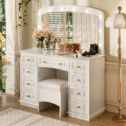 Luxurious Makeup Vanity with 10 Hollywood Bulbs