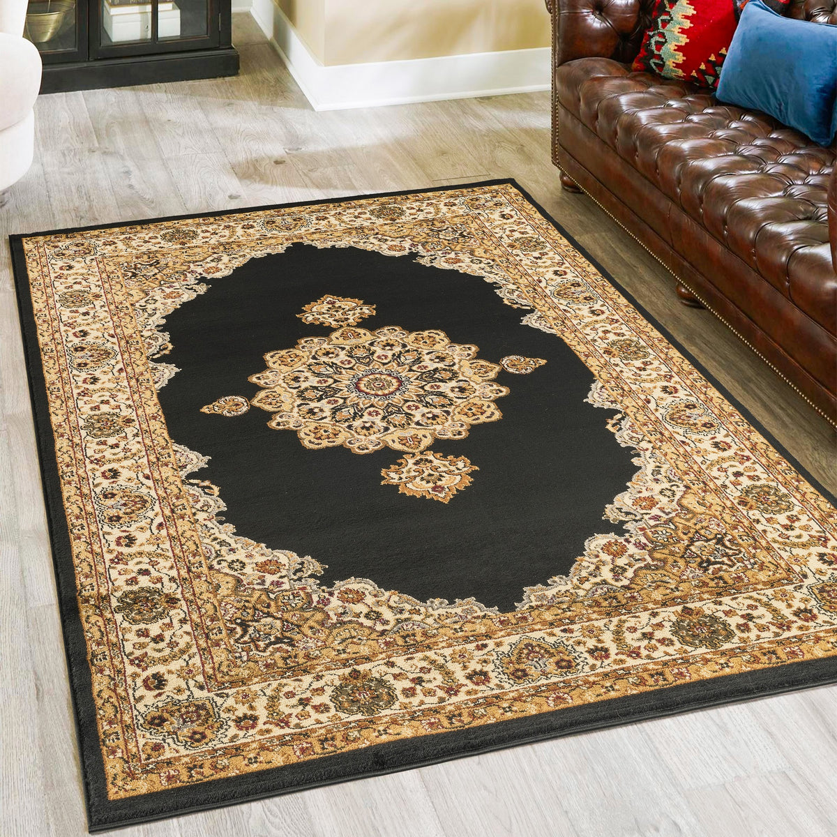 Classic GC_VIN5010 Black 5 ft. 3 in. x 7 ft. 3 in. Area Rug