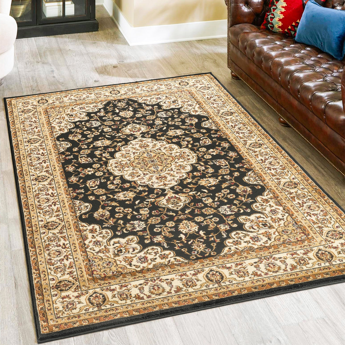 Classic GC_VIN5003 Black 5 ft. 3 in. x 7 ft. 3 in. Area Rug