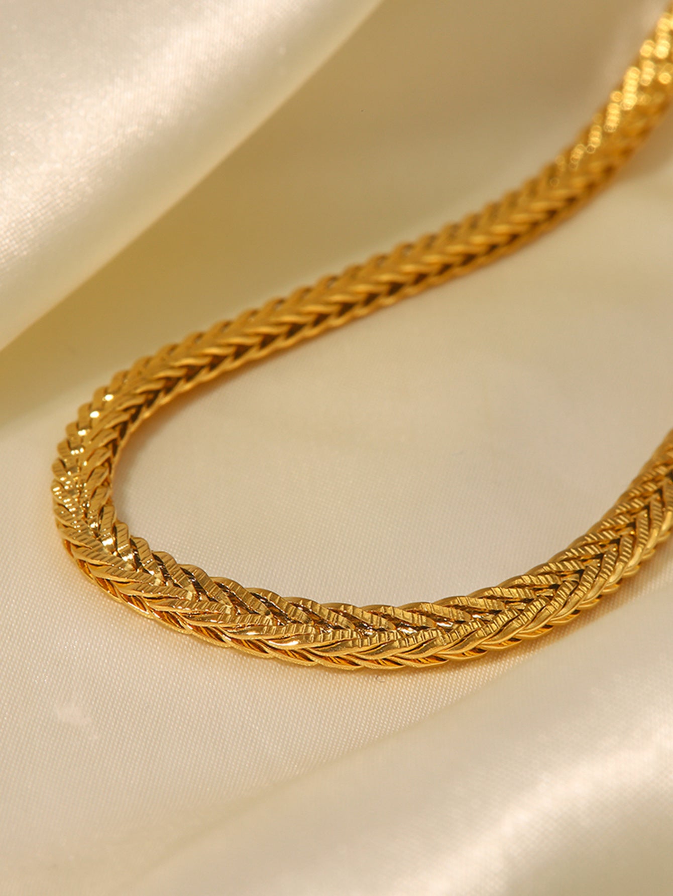 Gold Woven Twist High-grade Simple All-match Fashionable Stainless Steel Plated Non-fading Necklace