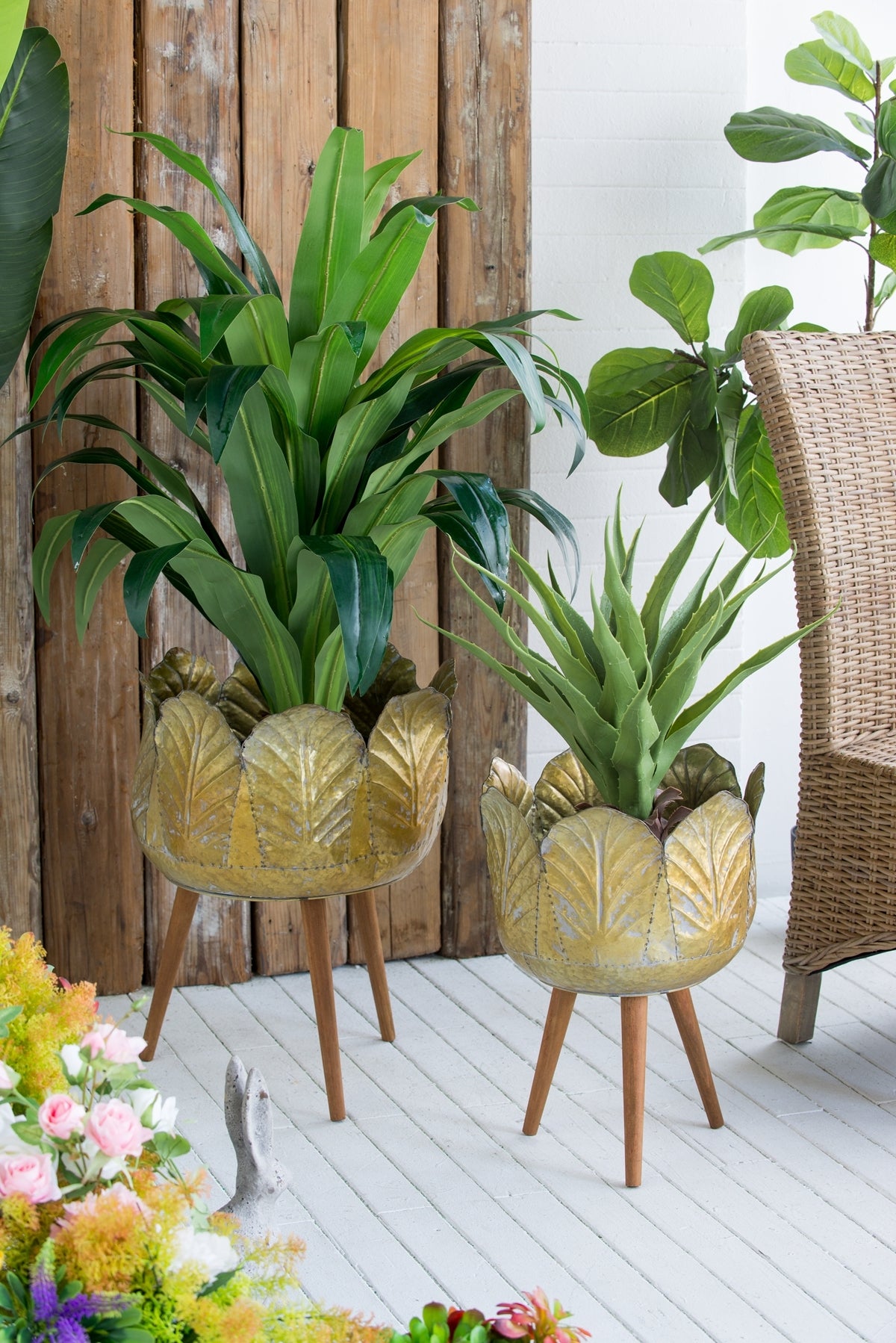 Set of 2 Metal Planter With Wood Legs Stand, L:D18.5x23.5' S:D15.7x20'