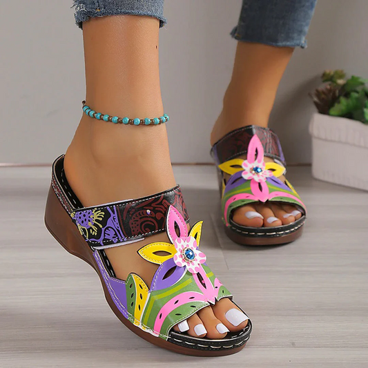 Ethnic Cool Girl Colored Slope And Totem Slippers - Eloy Royal