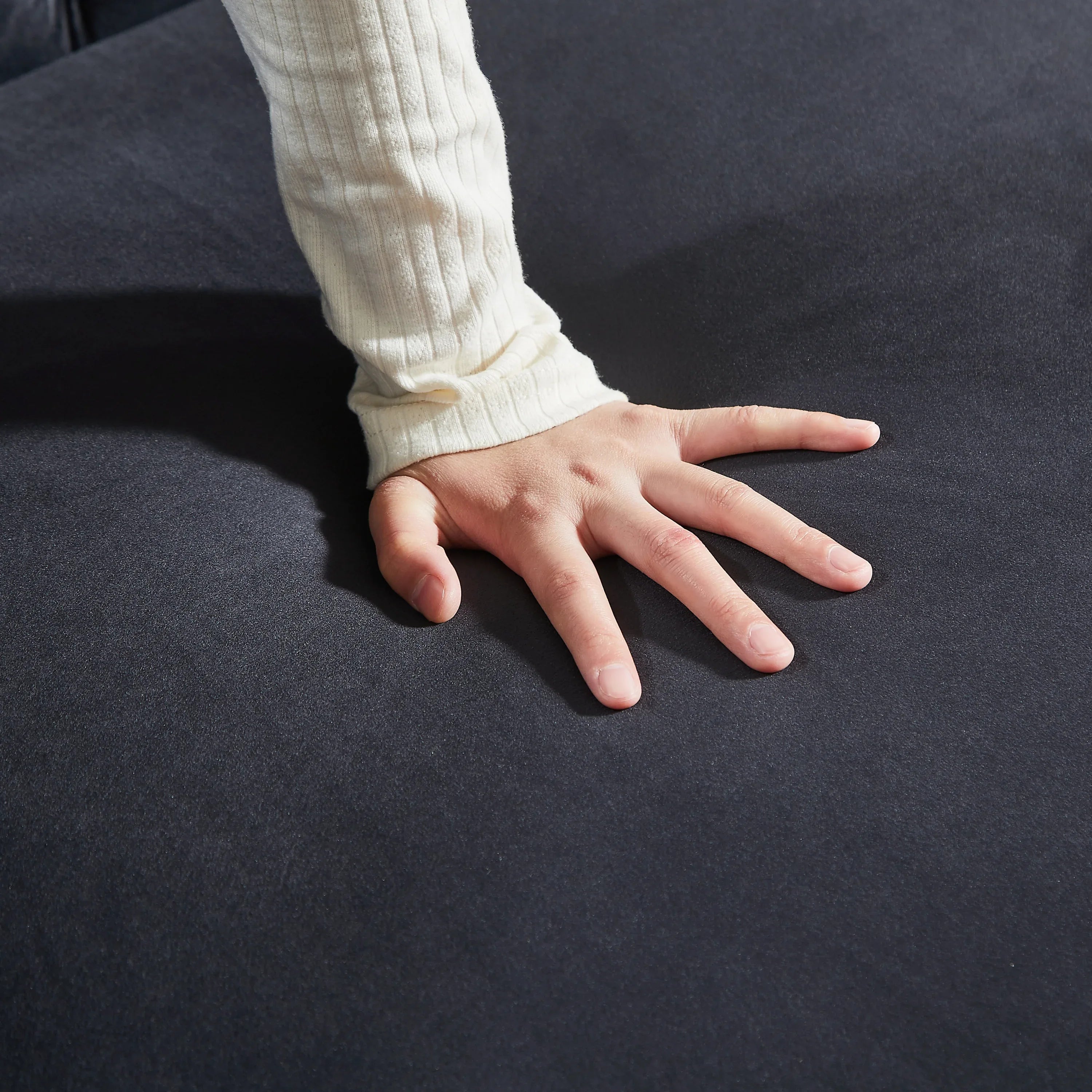 {Video] Classic Modern Style Sofa, 62-inch Chesterfield Classic Rolled Arm Tucked-in Nailhead Decor Cloud Two-Seater Velvet Sofa, Luxury Double Sofa Suitable for Living Room, Bedroom, Apartment, - Eloy Royal