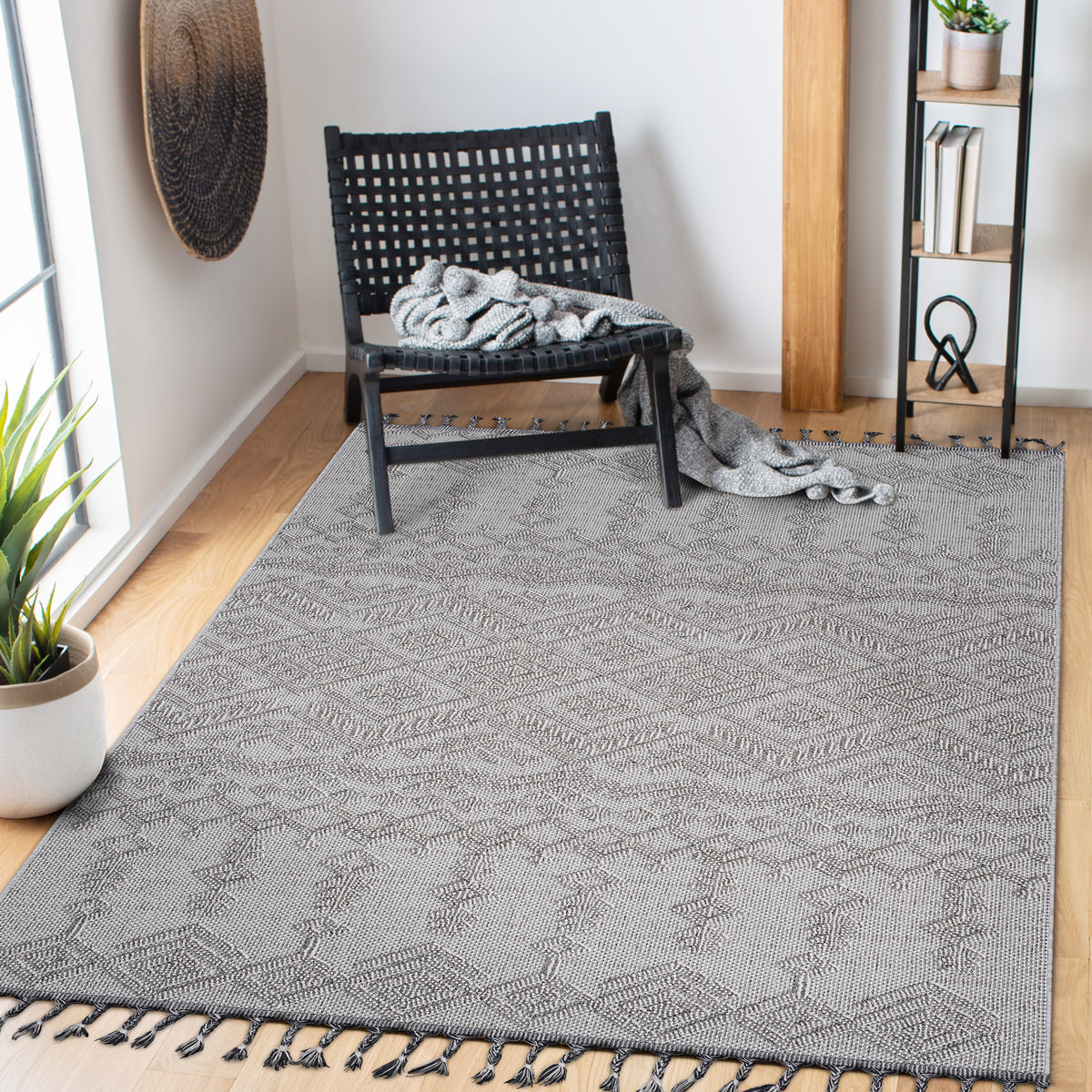 LOOM & LUXE Collection 8X10 White/White /Traditional Indoor/Outdoor Area Rug