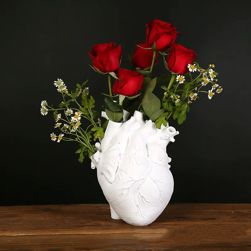 Heart-Shaped European Resin Vase - Eloy Royal