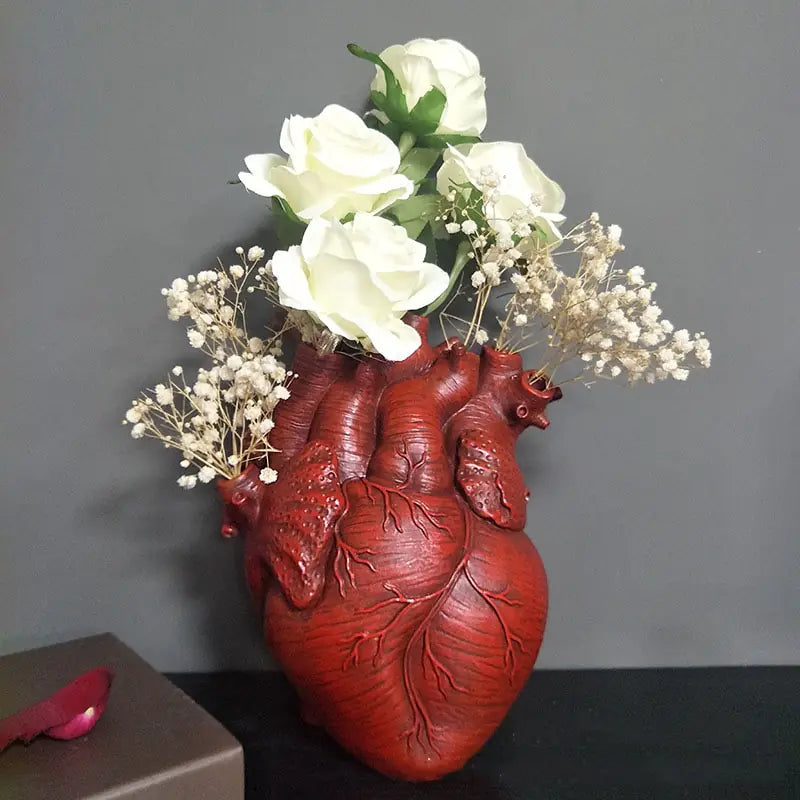 Heart-Shaped European Resin Vase - Eloy Royal